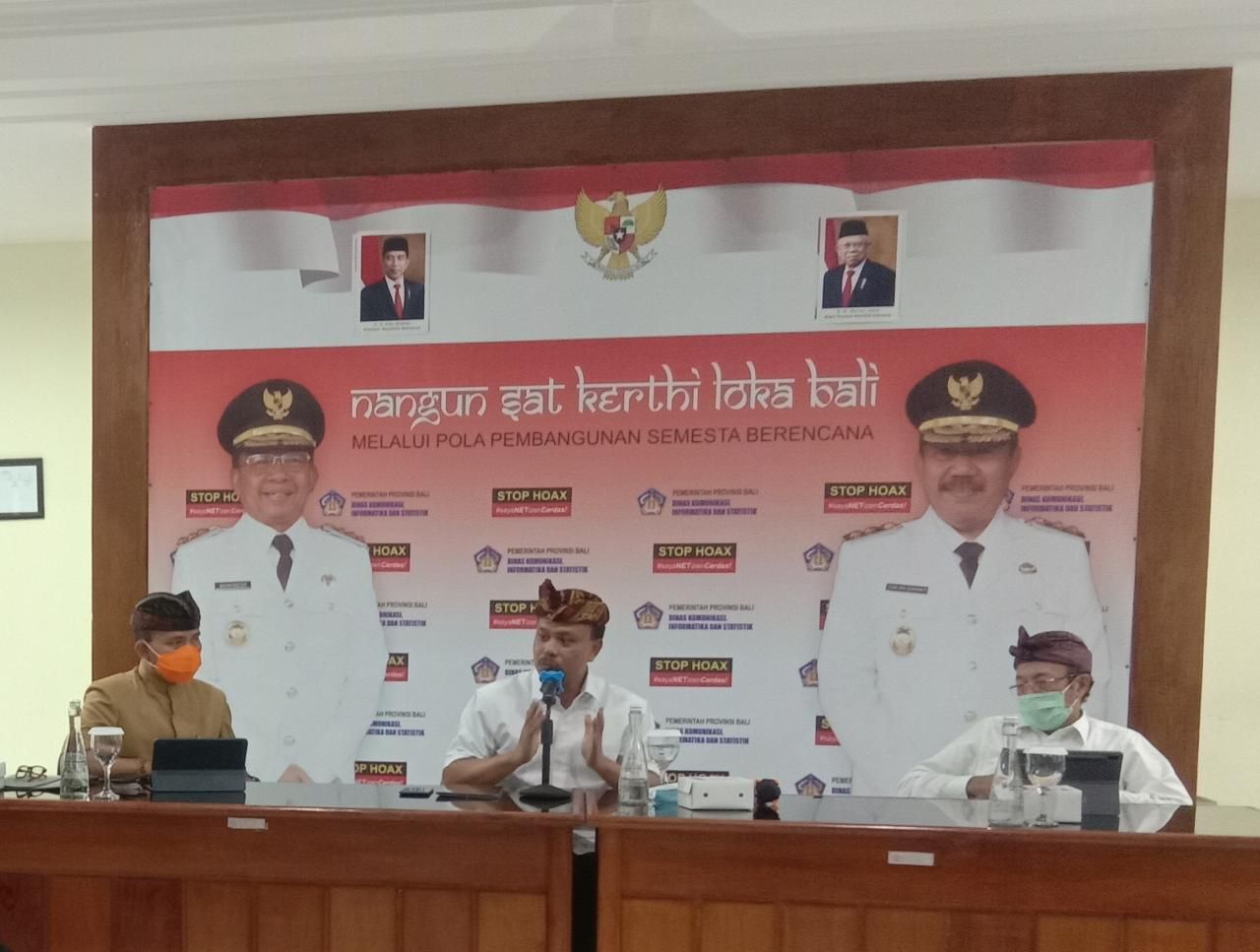 podiumnews.com-Soal Uji Swab Masuk Bali, Sekda: Untuk Jaga Keseimbangan Perekonomian dan Kesehatan